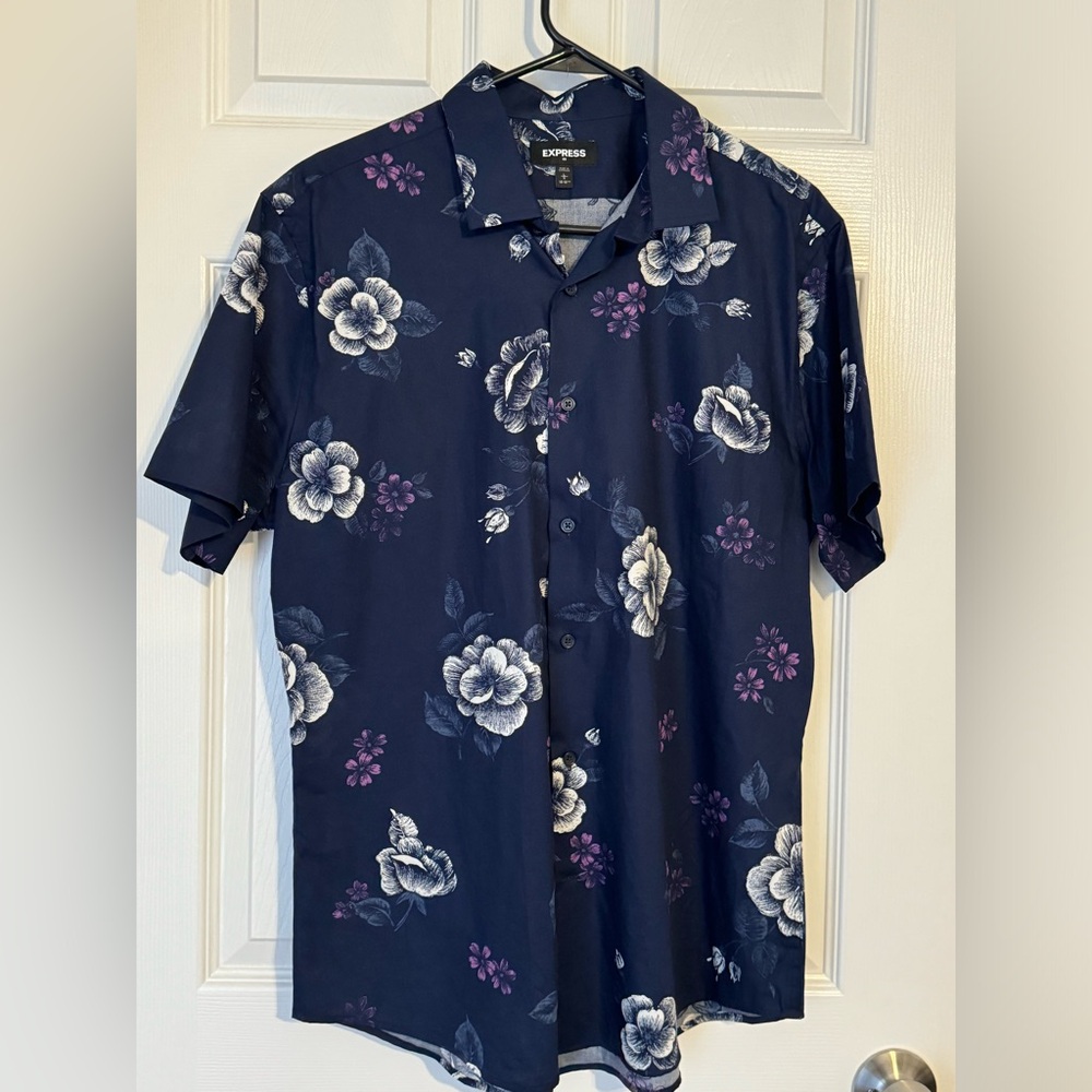 Express Men’s short sleeved button down brand new with tags
